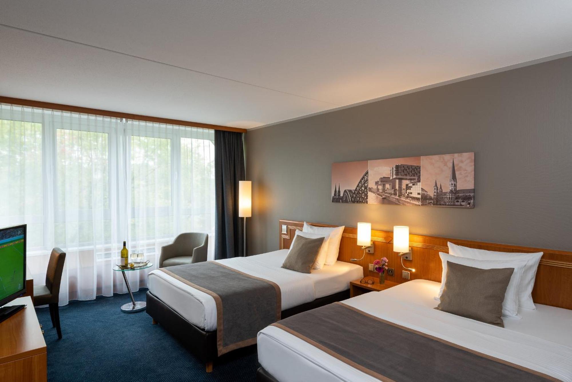 Leonardo Hotel Koeln Bonn Airport Luaran gambar